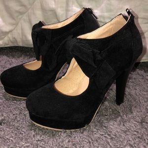 Black bow tie high heels size 5